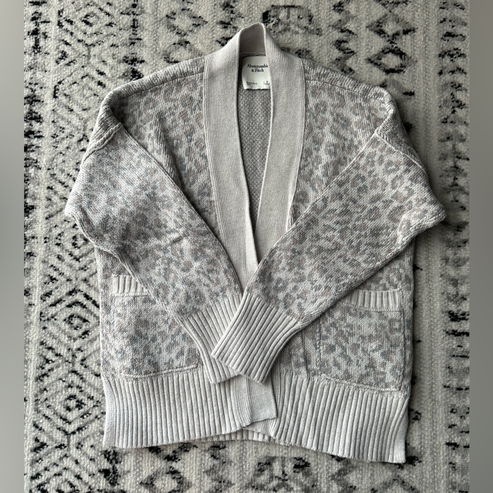 Abercrombie cardigan